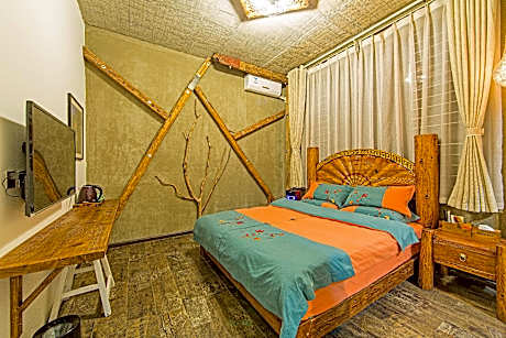 Standard Queen Room - Non-Smoking