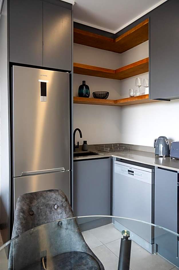 Luxury Bellagio 003 One Bed with Inverter