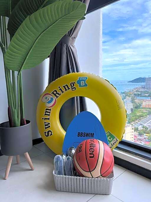 Georgetown Urban Family & Baby-Friendly Home with Skypool Seaview