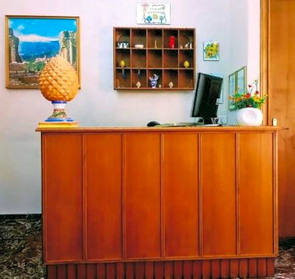 Hotel Pensione Cundari