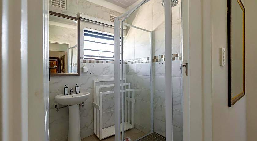 Safi Self Catering Suites