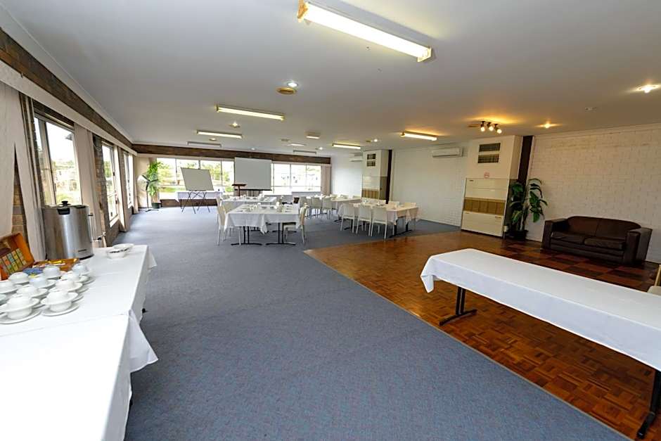 Smart Motels Bert Hinkler