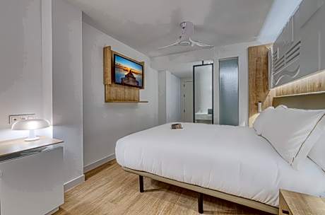 Double Room (1 Adult + 1 Child)