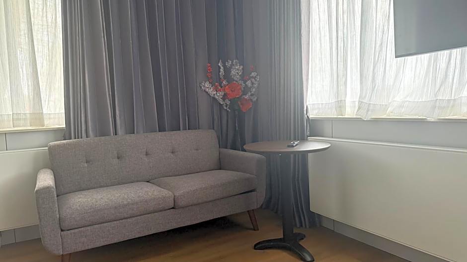 Tung Hotel