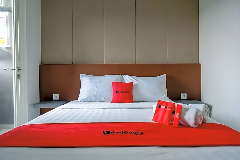 RedDoorz Apartment near Exit Toll Colomadu