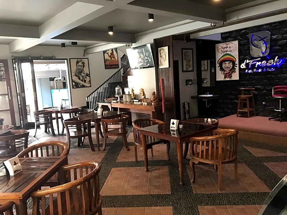 D'Fresh Guest House and Resto