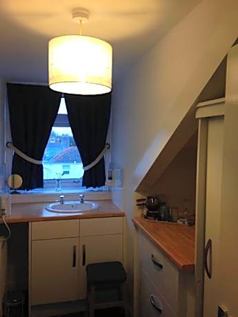 Standard Single Room with Shared Bathroom