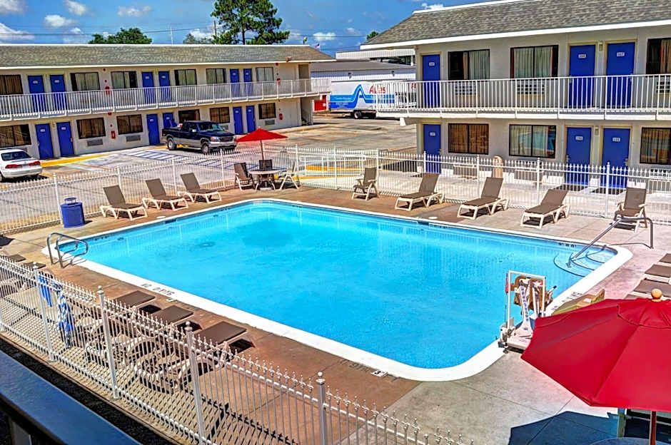 Motel 6-Slidell, LA - New Orleans