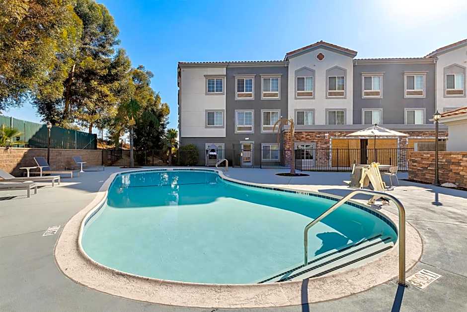 Spark by Hilton Redlands