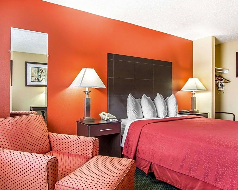 Quality Inn Morton at I-74