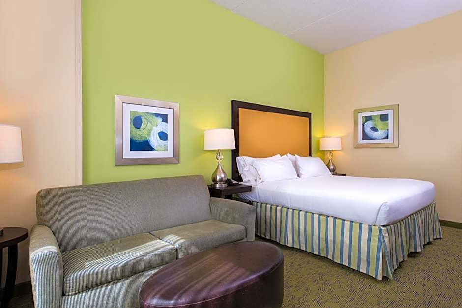 Holiday Inn Express and Suites Dickson City By IHG