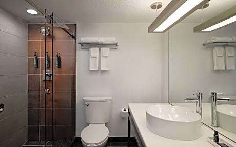 King Room - Hearing Accessible