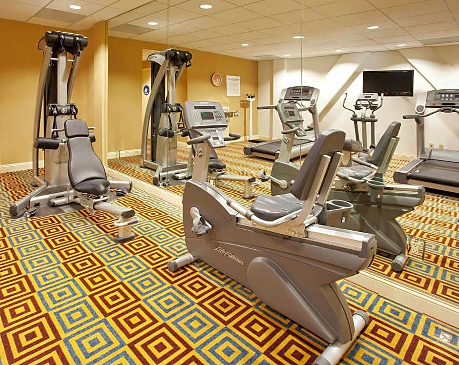 Holiday Inn Express Hotel & Suites Santa Cruz By IHG