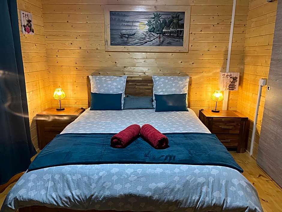 Les Chalets de Marie 974- Jacuzzi SPA privatif dans le chalet , sans vis à vis , vue mer