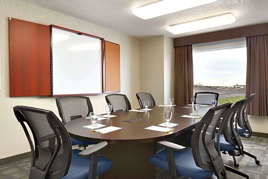 Days Inn & Suites by Wyndham Yorkton