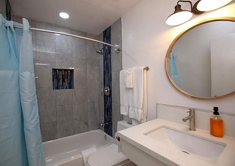 Dragonfly Inn & Suites