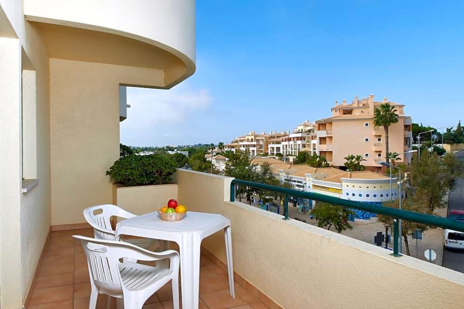 Oceanus Aparthotel