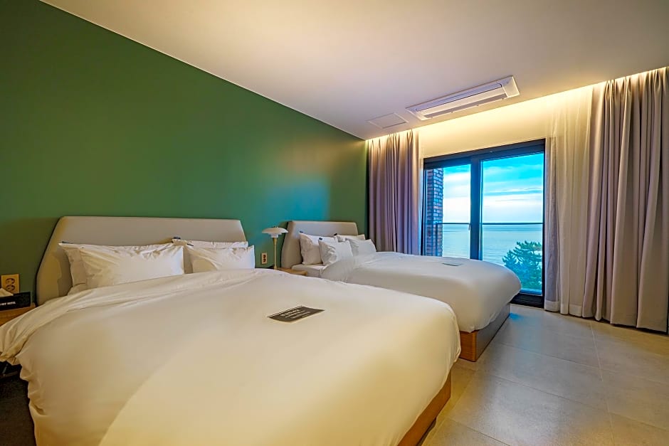 Brown Dot Gangneung Gyeongpo