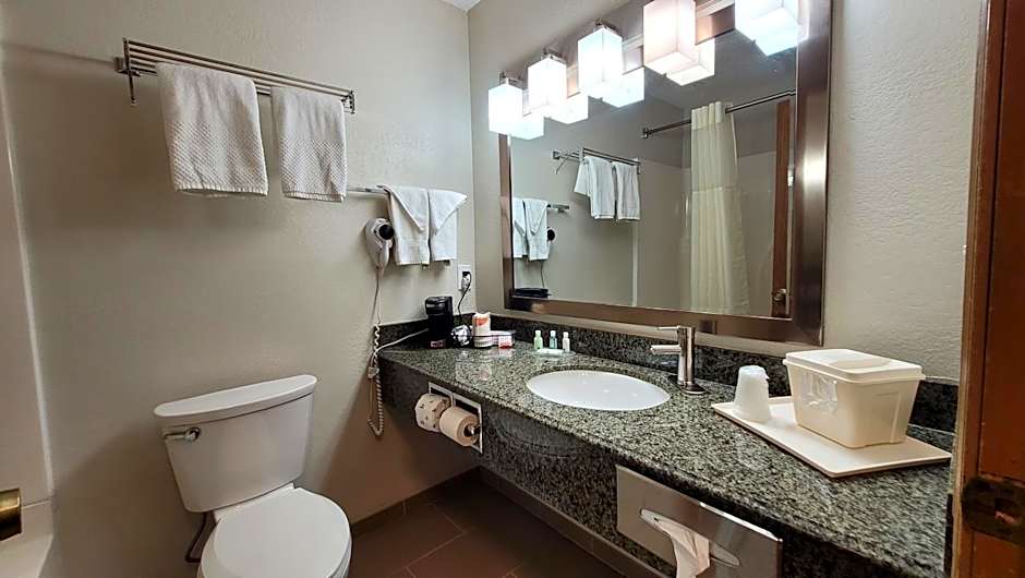 Quality Inn & Suites Marion