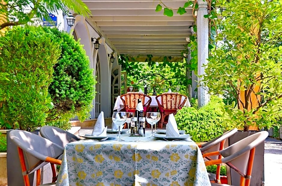 Villa Velzon Guesthouse