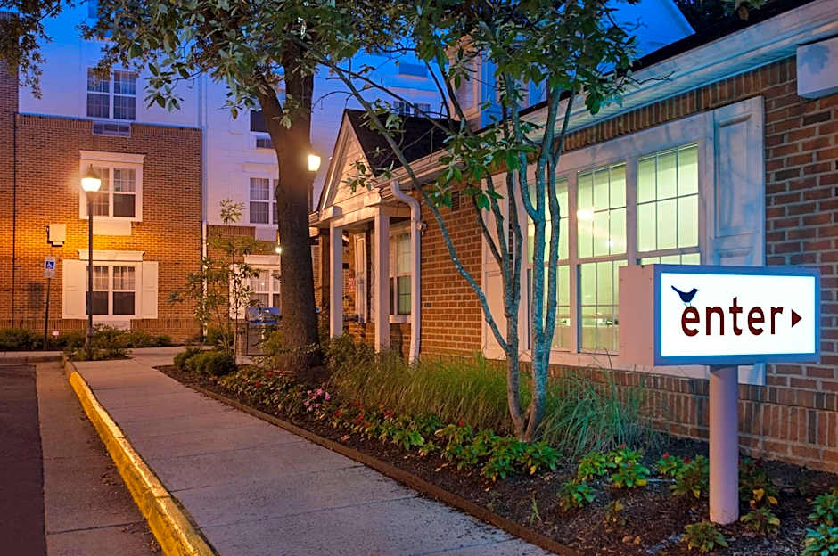 Sonesta Simply Suites Falls Church