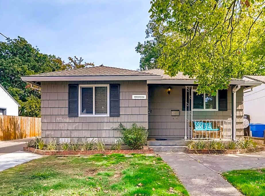 Smart Eclectic ART HOUSE near UC Davis Med Center