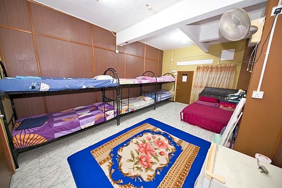 OYO 90915 Ilham Villa