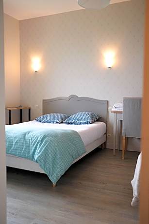 Triple Room with Shared Toilet