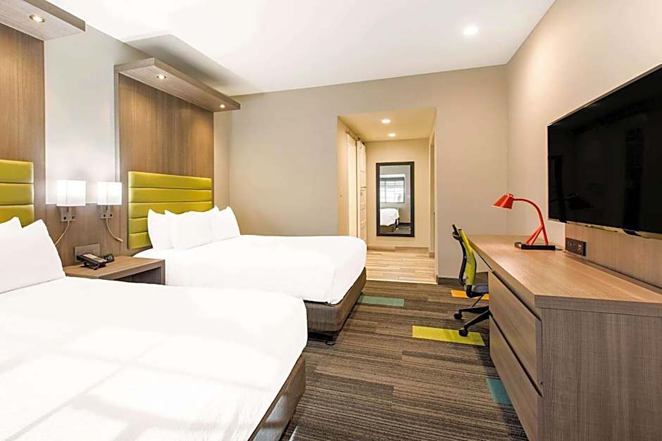 Rodeway Inn Near Melrose Ave