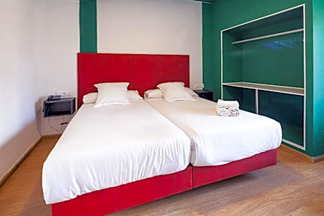 Square 1 Bed with City View