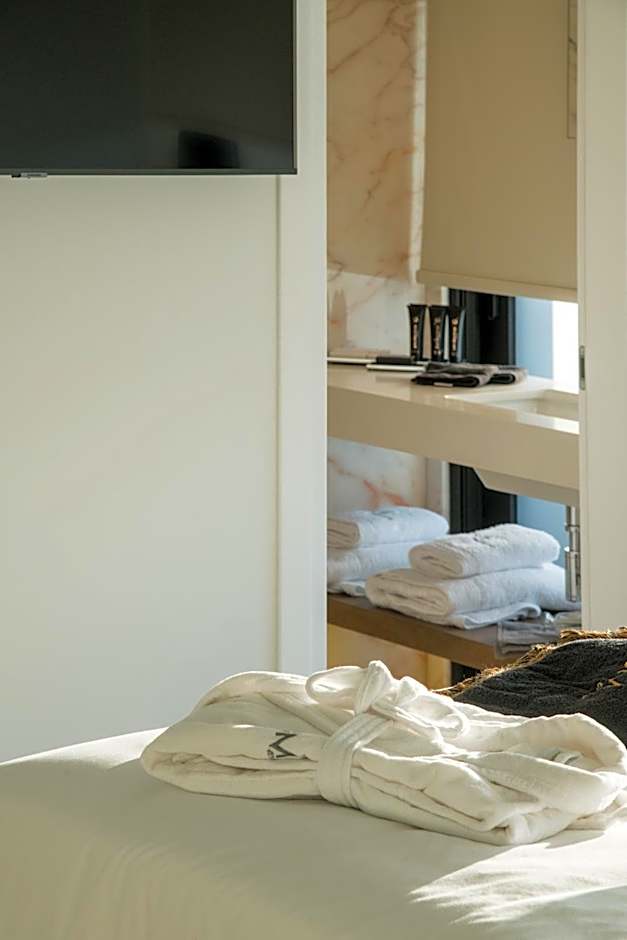 GM exclusive Luxury Suites & SPA