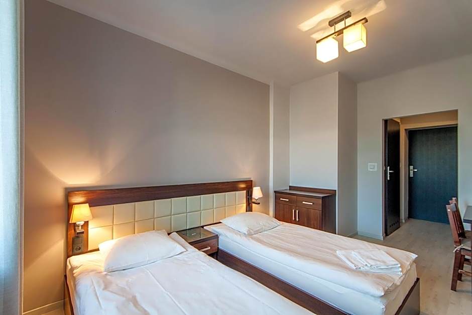 Avion Hotel