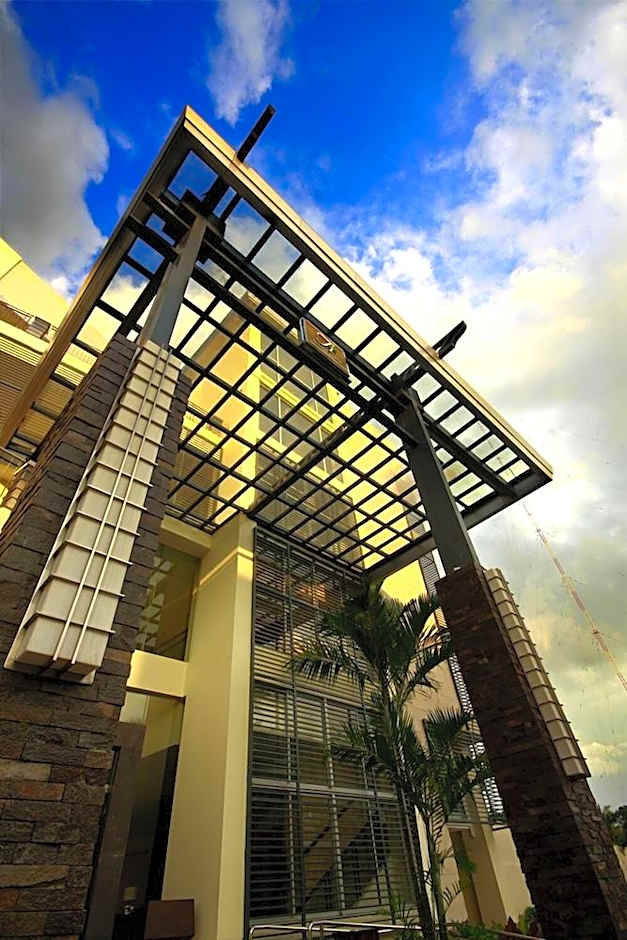 The Avenue Plaza Hotel