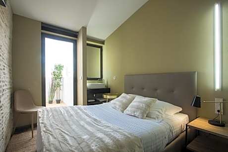 Double Room (1 King Bed)