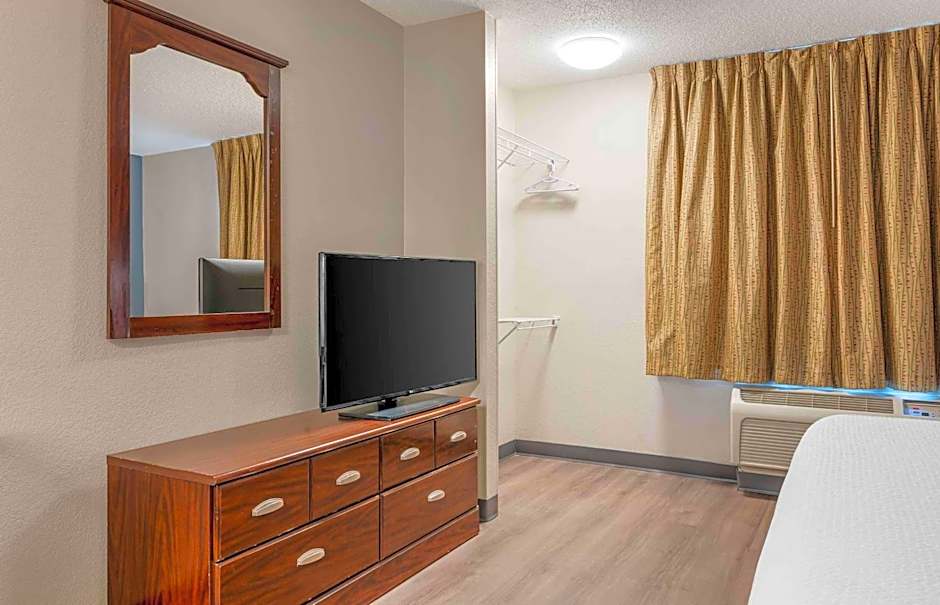 Extended Stay America Suites - Fort Wayne - South