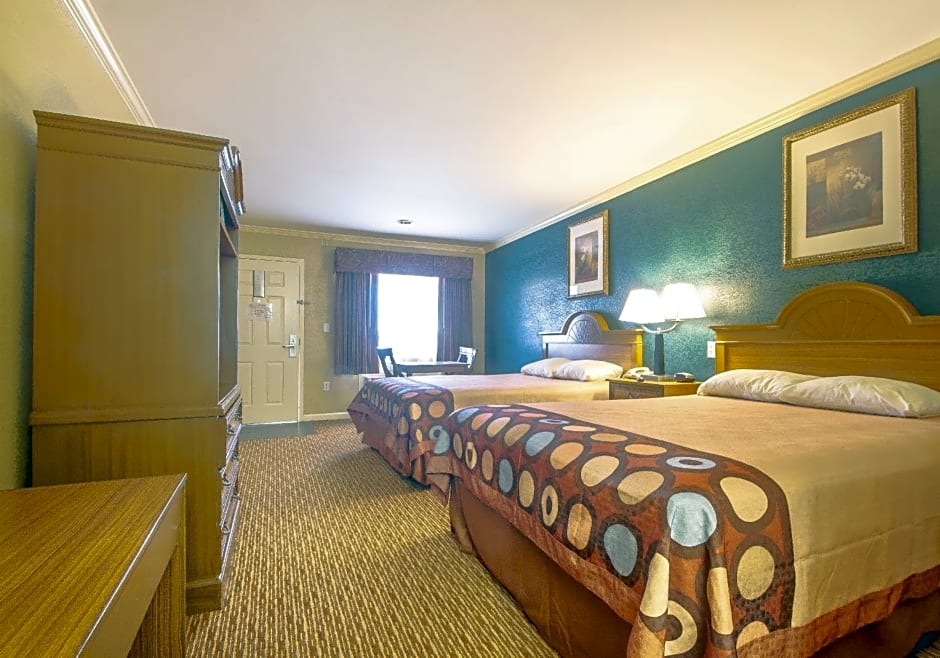 Super 8 by Wyndham Covington