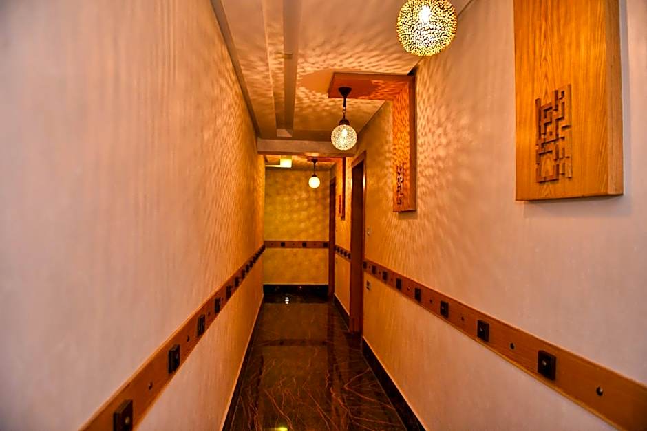 Appartement de prestige climatisé à l'hivernage 400m de la Gare