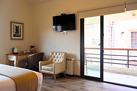 Suite with Garden View