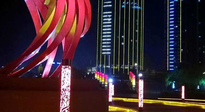 Pullman Linyi Lushang Hotel