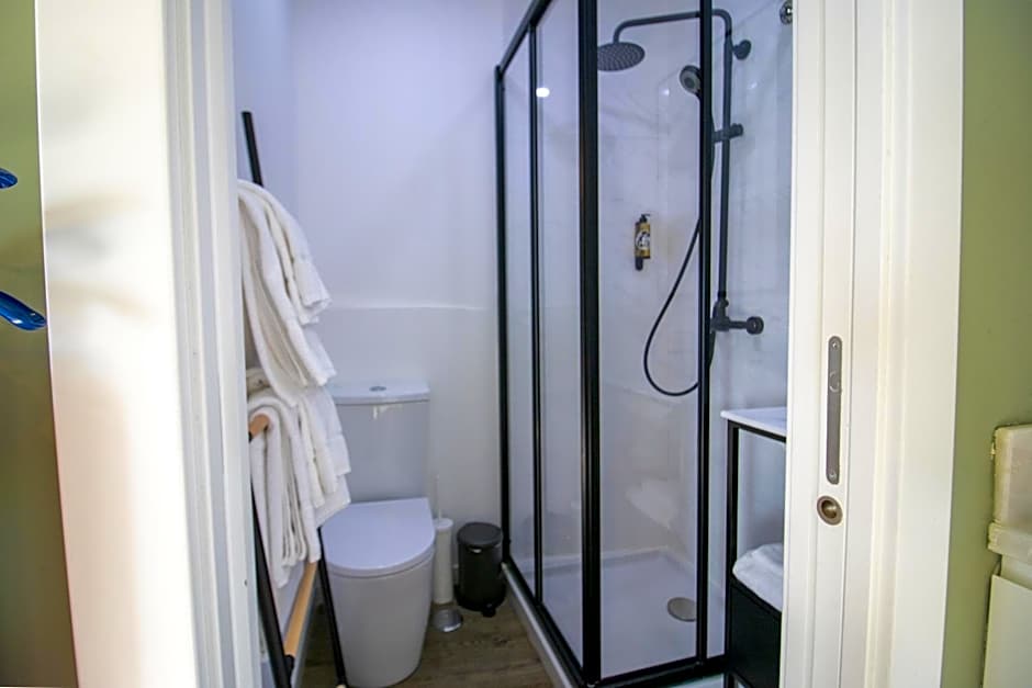 Loios Studios and Apartments