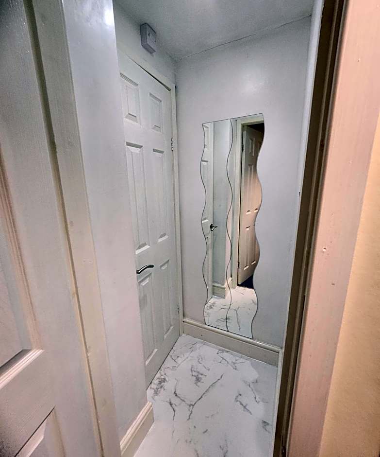 Stylish Modern 1-Bed Apartment in Prime Solihull Town Centre