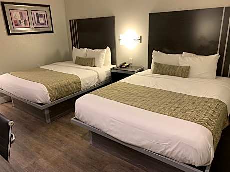 Deluxe Queen Room with Two Queen Beds