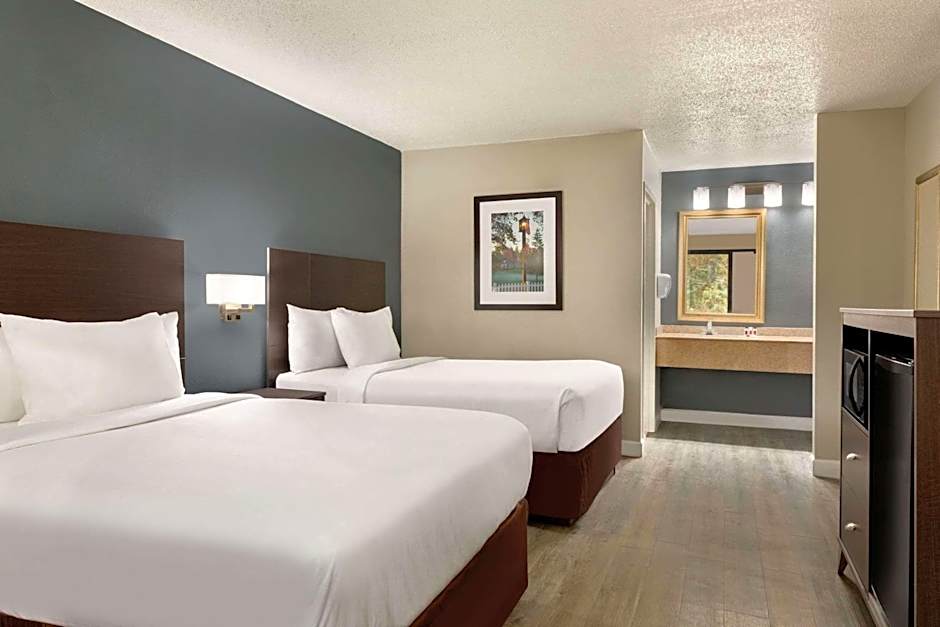 Baymont by Wyndham Wilmington