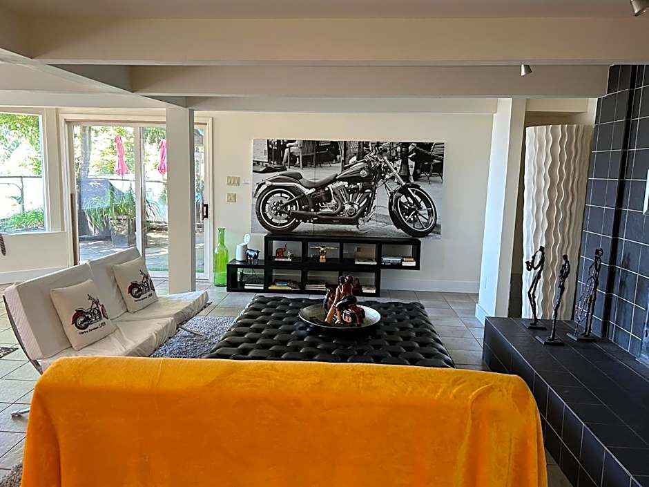 Seymour Private Bedroom, Ensuite Bathroom with Shared Pool, Hot Tub with Views