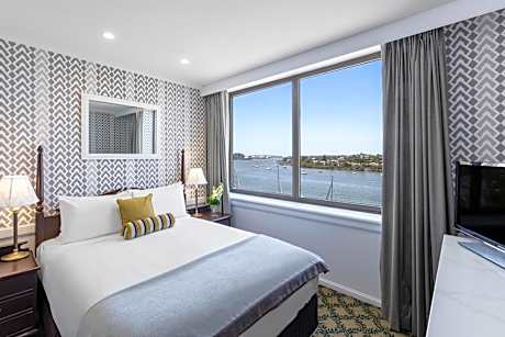 Hinkler Suite