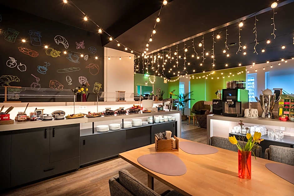 greet Berlin Alexanderplatz