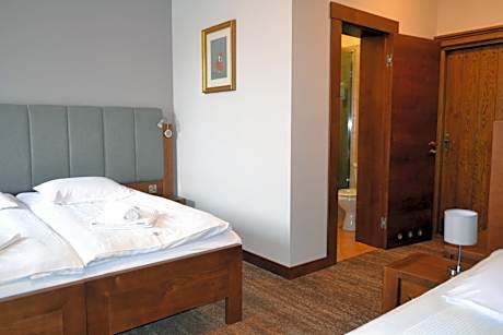 Triple Room with Garden View