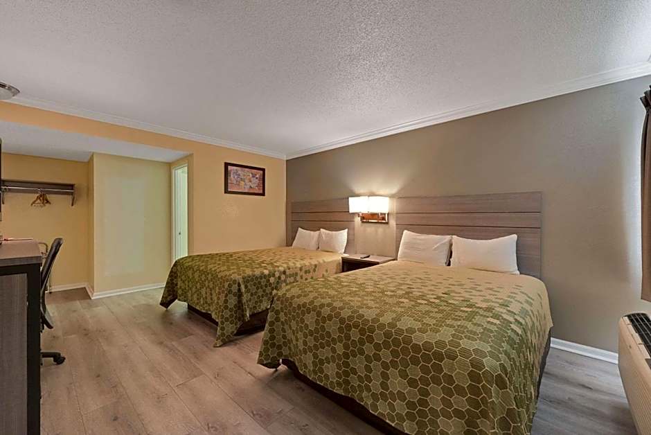 Econo Lodge Woodland near I-5