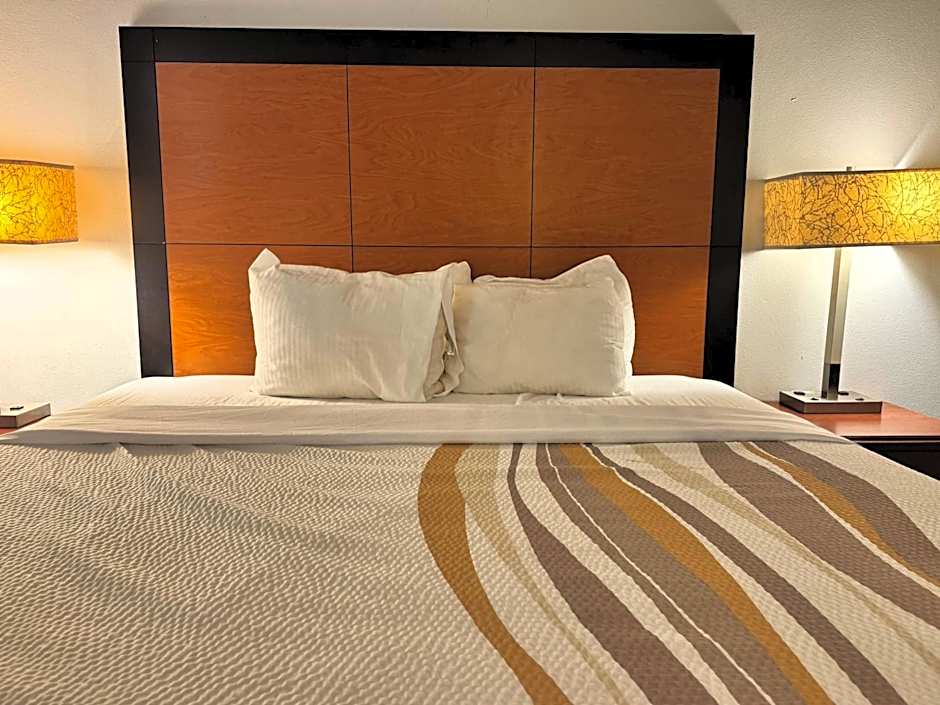 Baymont by Wyndham Meridian