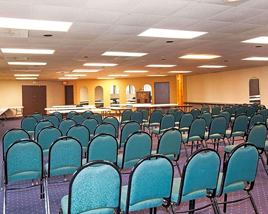 Econo Lodge Inn & Suites Stevens Point